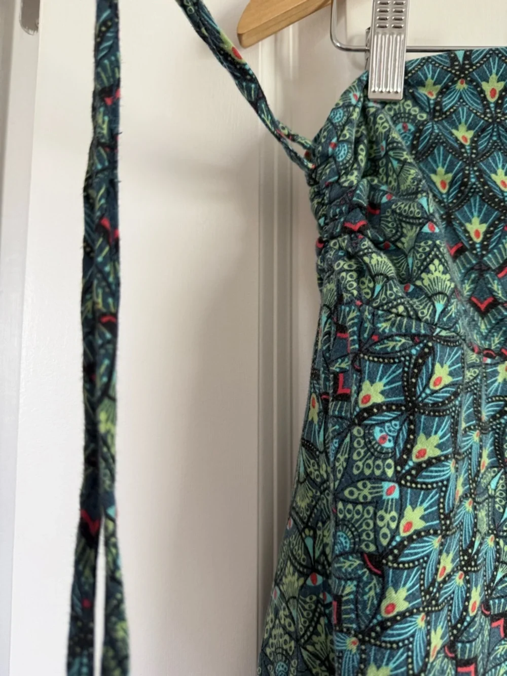 Women's Patagonia Lithia Green Peacock Patterned Skirt - Picture 3 of 3